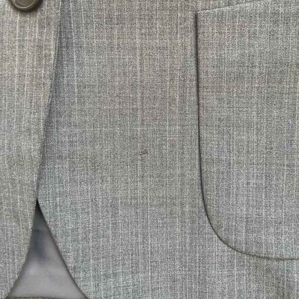 Banana Republic gray pinstripe wool blazer in size 4 - Picture 4 of 5